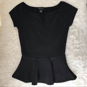 ✨Women’s Peplum Black Top✨